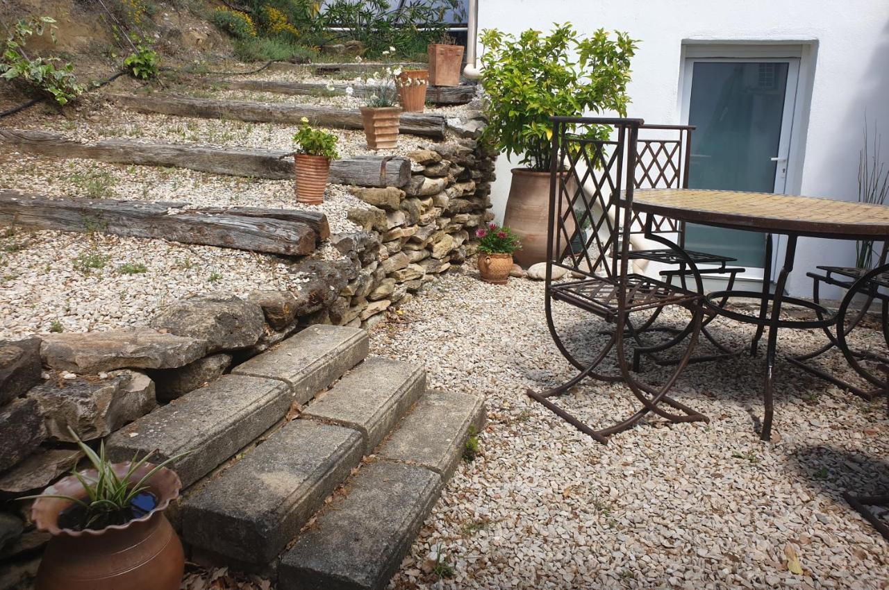 Gites L'Hermitage La Tour-d'Aigues Exterior photo